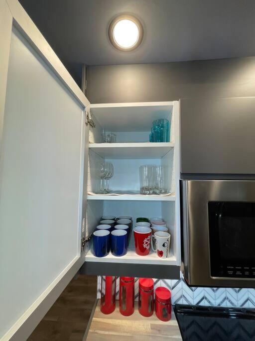 Comfortable And Beautiful Brand-New Suite Bsmt-Two Bedroom, Two Washrooms Calgary Exterior photo
