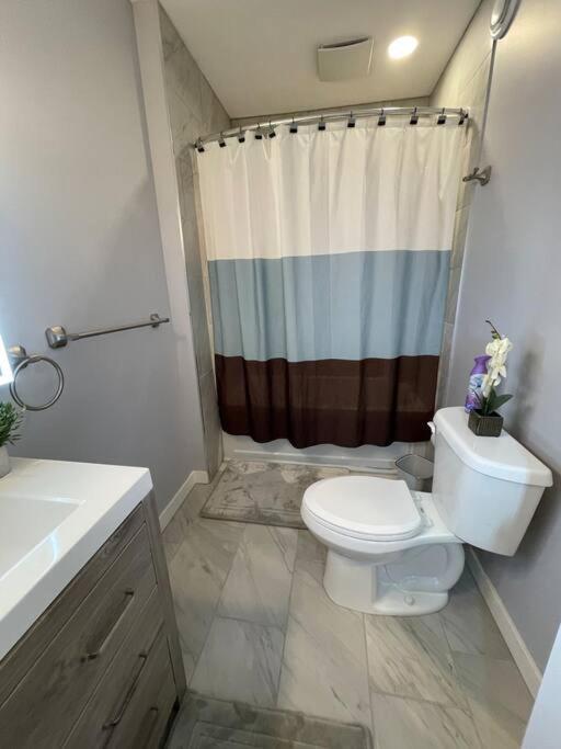 Comfortable And Beautiful Brand-New Suite Bsmt-Two Bedroom, Two Washrooms Calgary Exterior photo