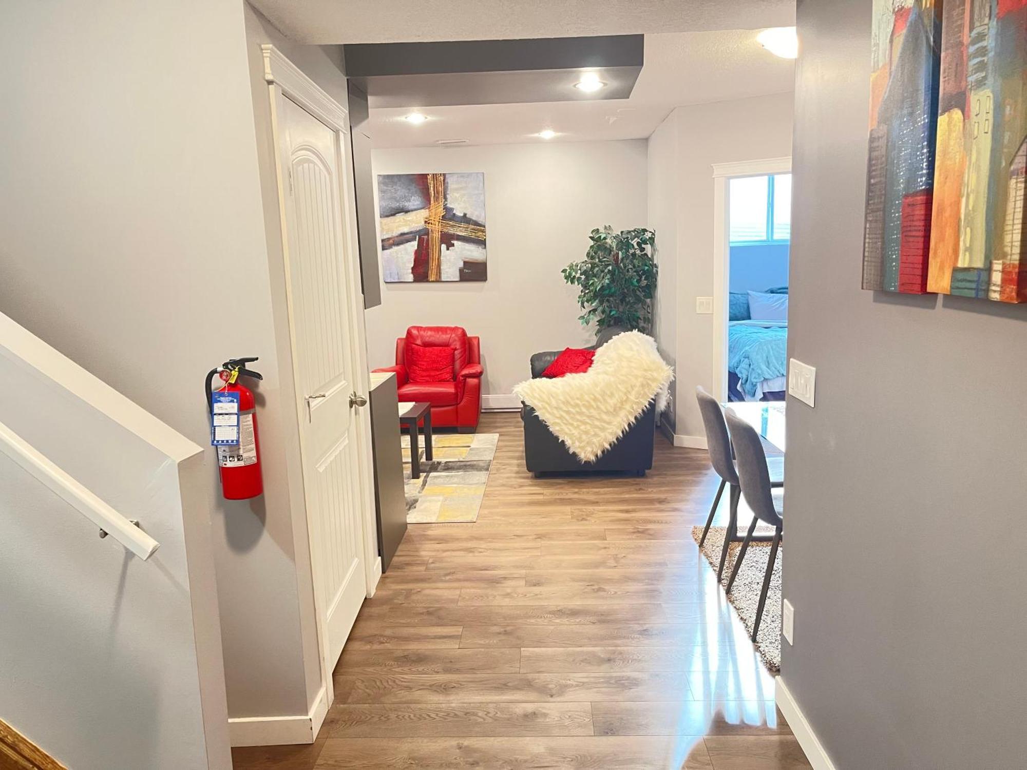 Comfortable And Beautiful Brand-New Suite Bsmt-Two Bedroom, Two Washrooms Calgary Exterior photo