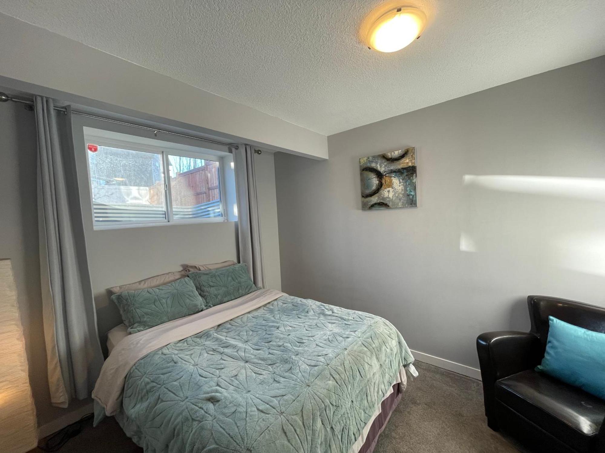 Comfortable And Beautiful Brand-New Suite Bsmt-Two Bedroom, Two Washrooms Calgary Exterior photo
