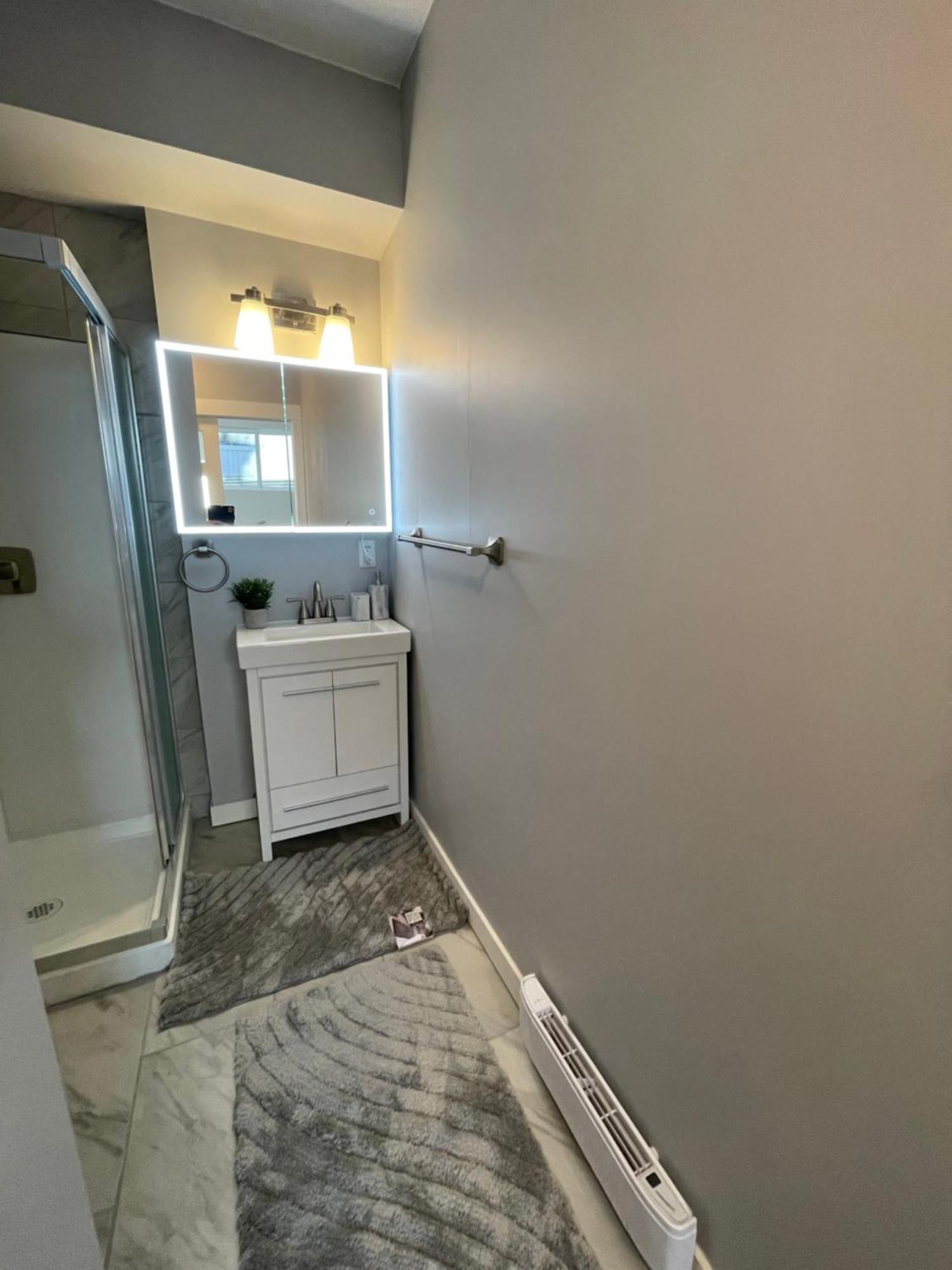 Comfortable And Beautiful Brand-New Suite Bsmt-Two Bedroom, Two Washrooms Calgary Exterior photo